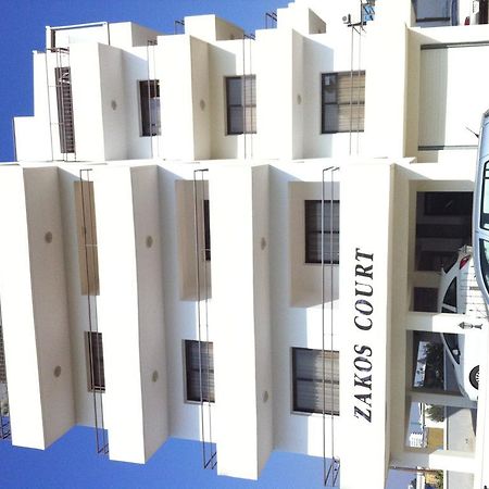לרנקה Zakos Court Apartments מראה חיצוני תמונה