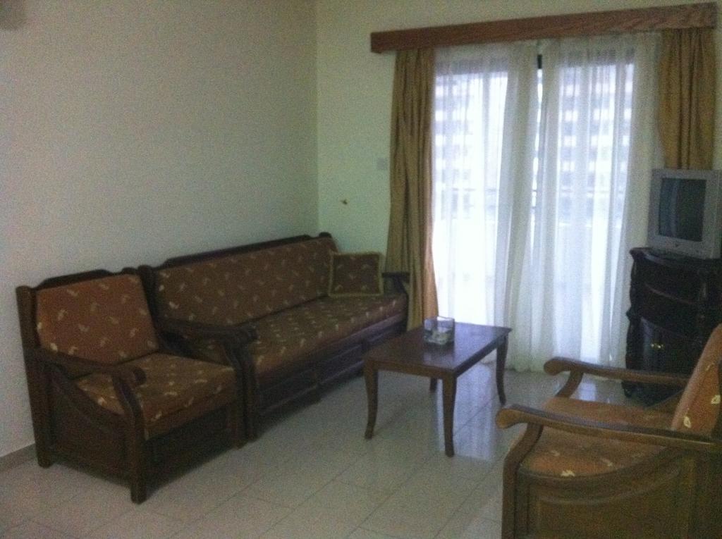 לרנקה Zakos Court Apartments מראה חיצוני תמונה