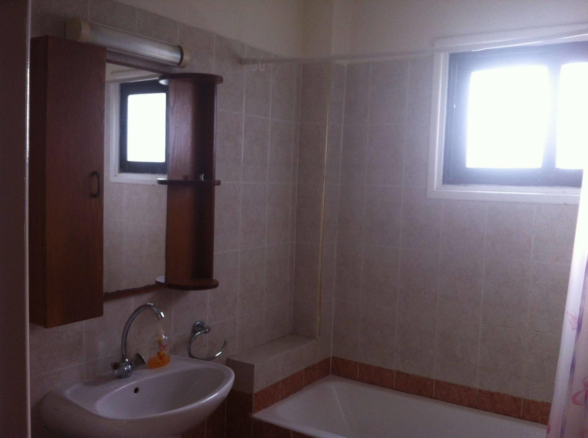 לרנקה Zakos Court Apartments מראה חיצוני תמונה